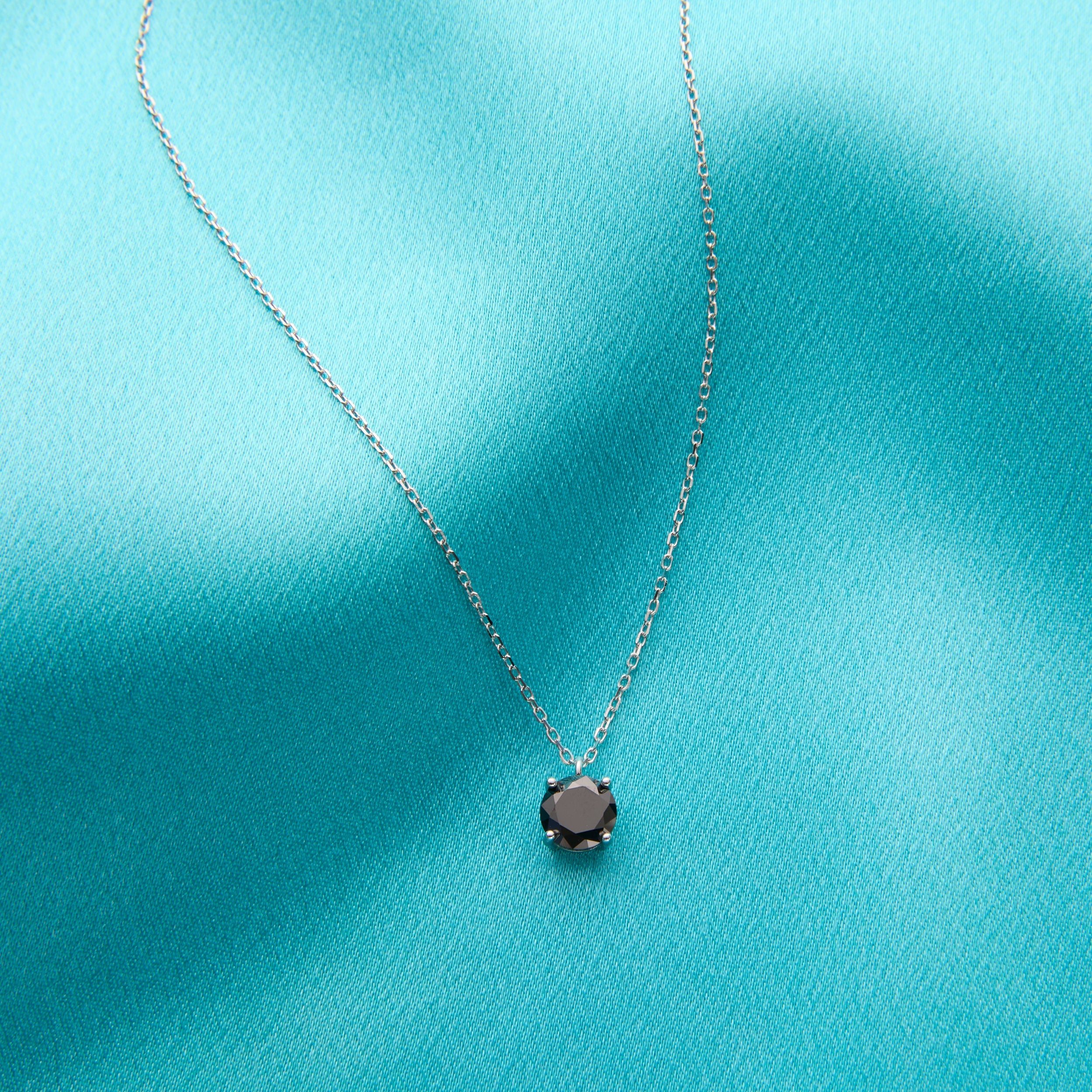 Starlette Black Brilliant Round Necklace