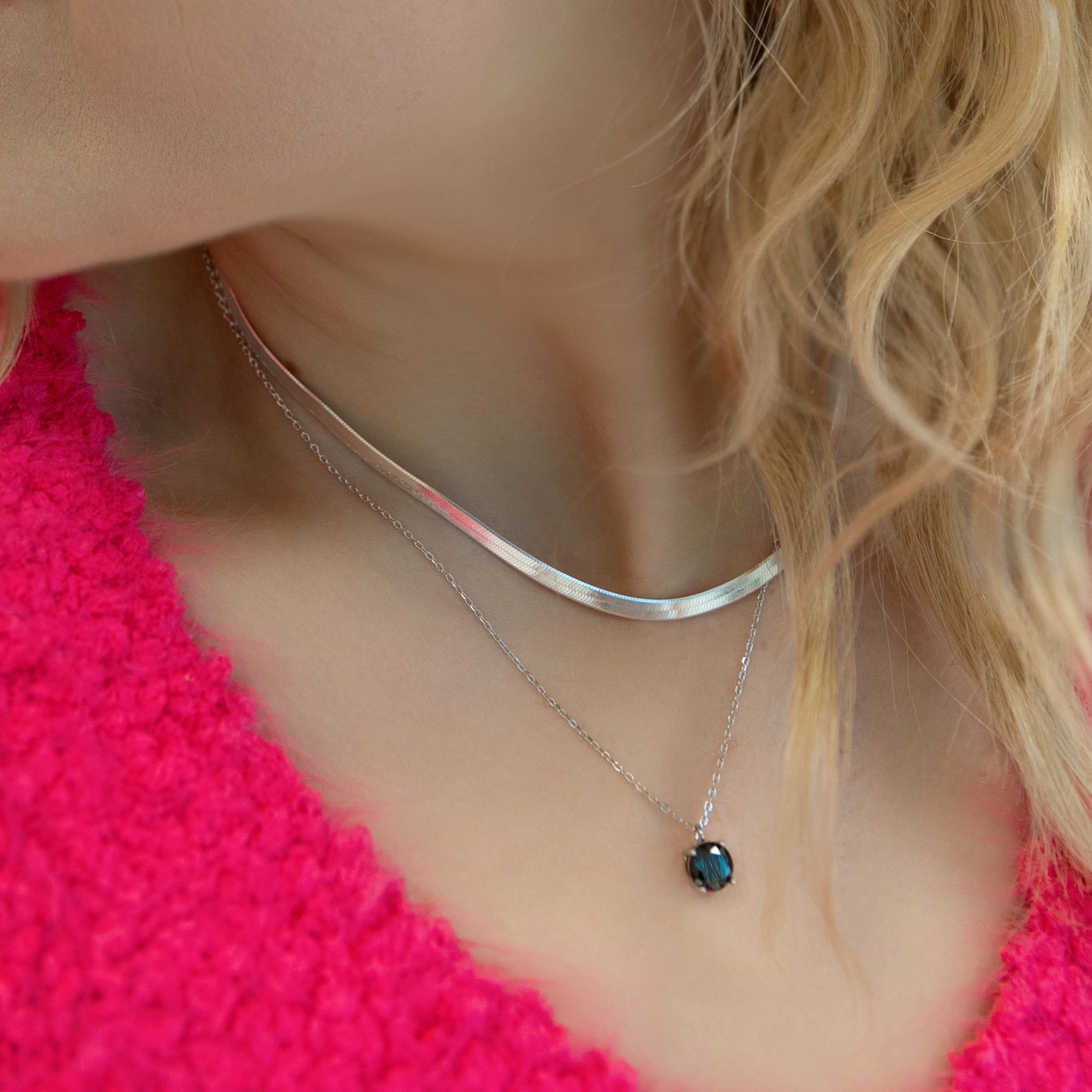 Starlette Black Brilliant Round Necklace
