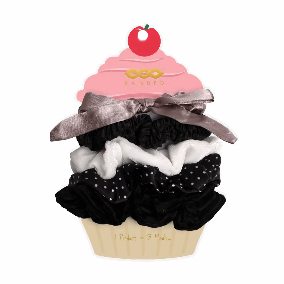 Cookies and Cream Scrunchie Cake